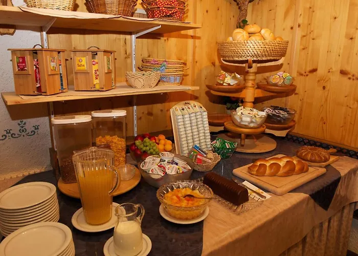 Ahorn Bed & Breakfast 3*