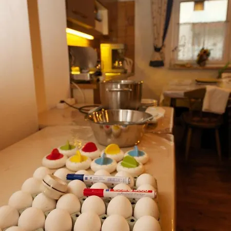 Ahorn Bed & Breakfast 3*