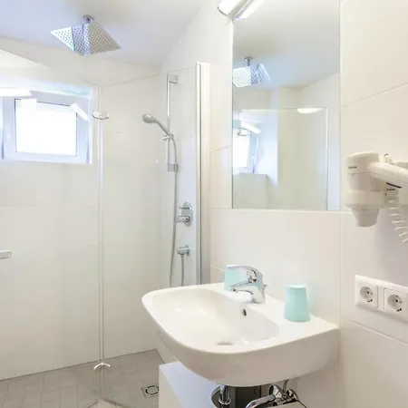 Bed & Breakfast Ahorn 3*